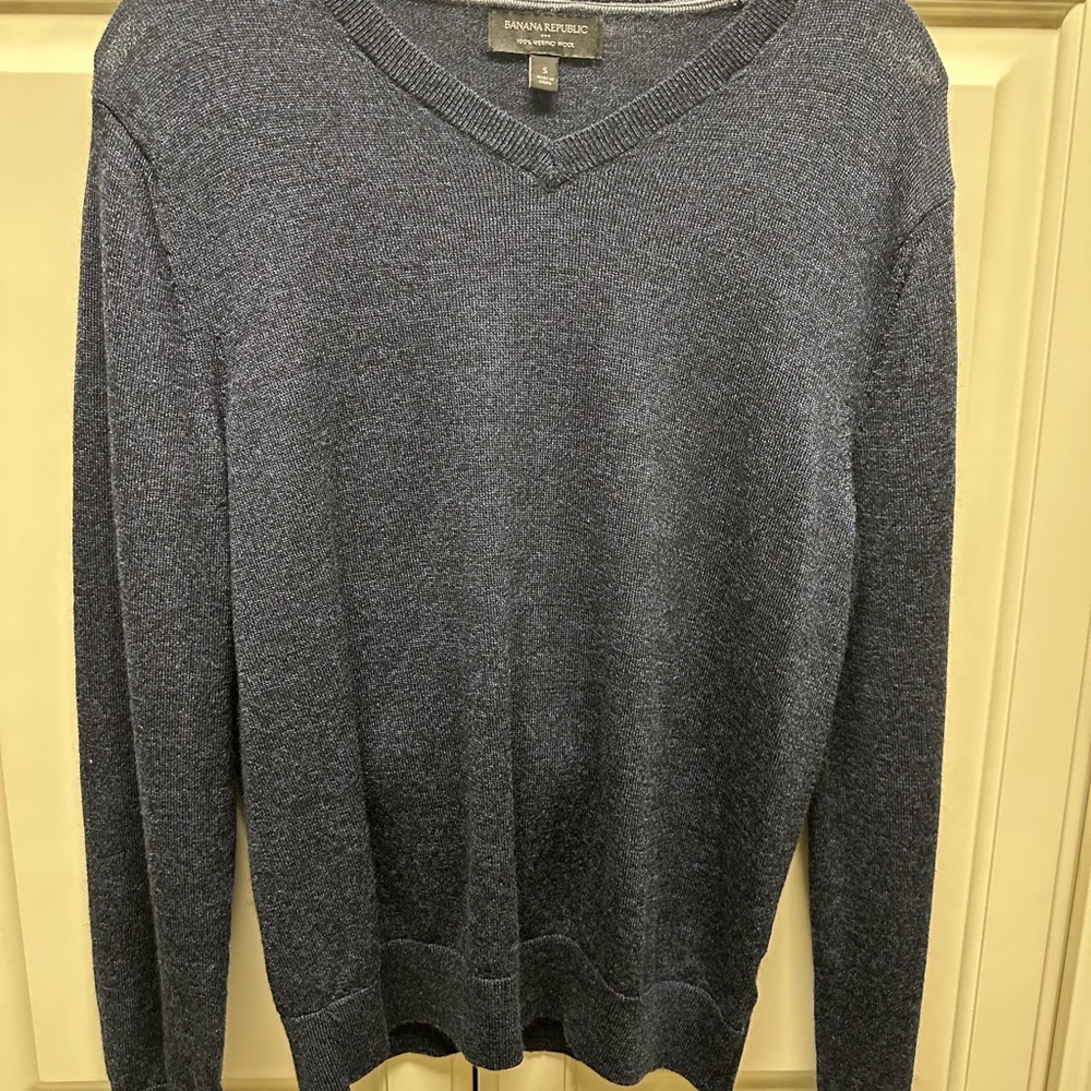 Banana Republic Men's Deep Blue V-Neck Sweater